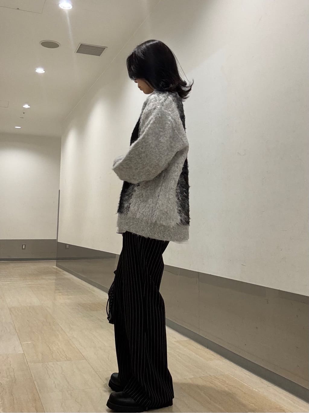 Renaさんの「tk.TAKEO KIKUCHI｜ボールドストライプシャギーニットVカーディガン」を使ったコーディネート
