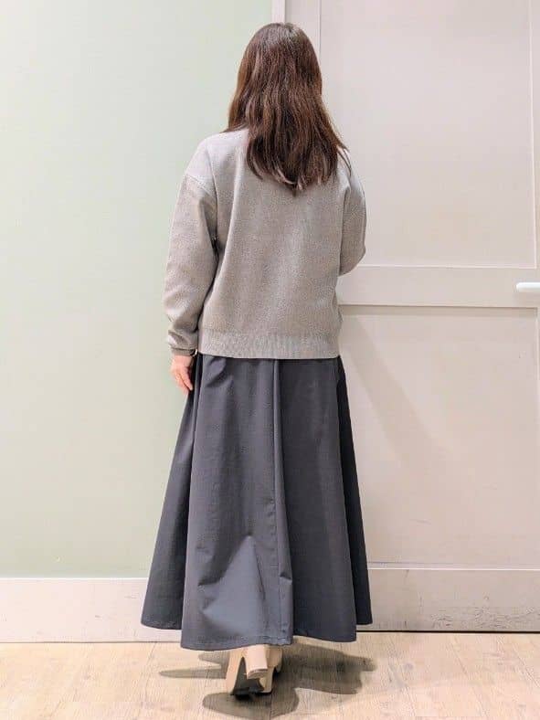 チグ♪さんの「grove｜カレッジロゴキーネックニット」を使ったコーディネート