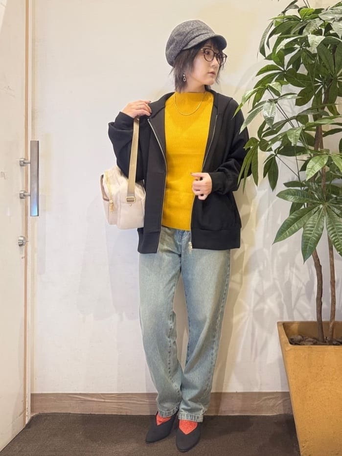 misakiさんの「SHOO･LA･RUE｜【S-LL】程よくゆったりな 柔らかデニムテーパードパンツ」を使ったコーディネート
