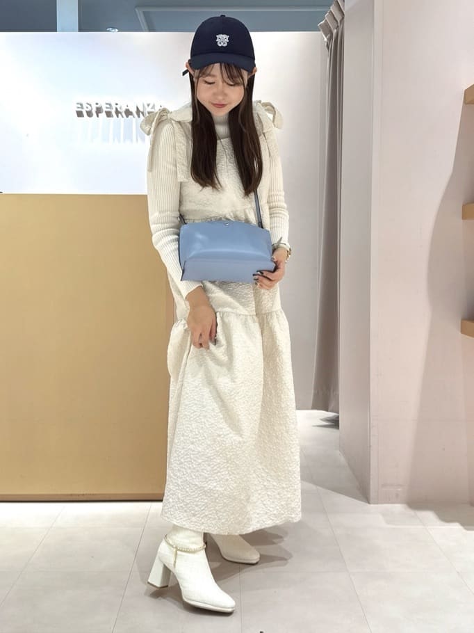 neinaさんの「ESPERANZA｜かるいかばん スクエアショルダーバッグ」を使ったコーディネート