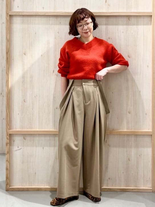 nakoさんの「THE SHOP TK｜【洗える】上品にきらめく フェザーラメニット」を使ったコーディネート
