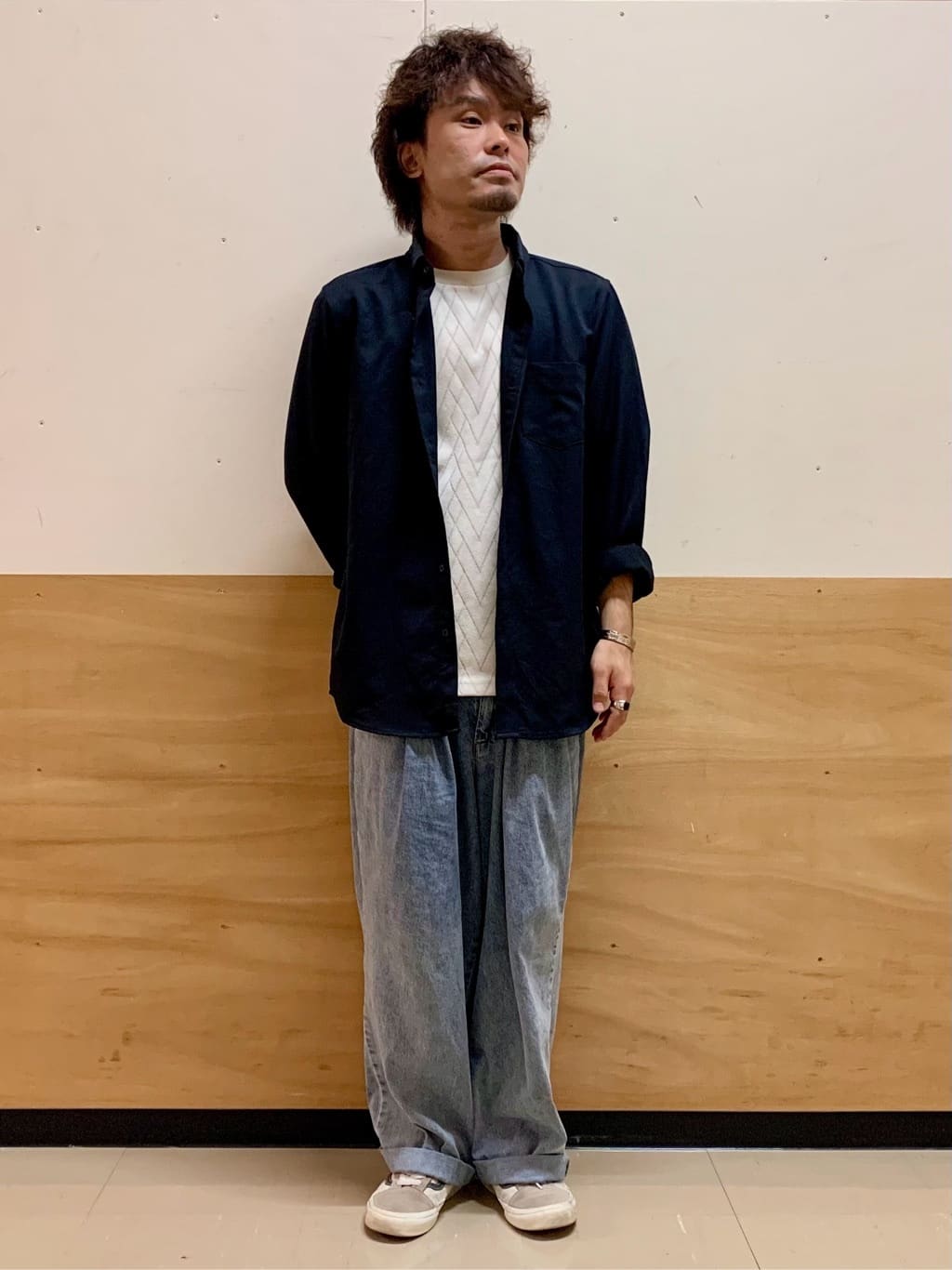 MATUさんの「THE SHOP TK｜スムースファイバー長袖シャツ 【吸水速乾/UVカット/軽量/イージーケア】」を使ったコーディネート
