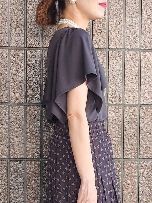 MUTSUKOさんの「UNTITLED｜【きれいめ／接触冷感／日本製】ハンカチスリーブプルオーバー」を使ったコーディネート