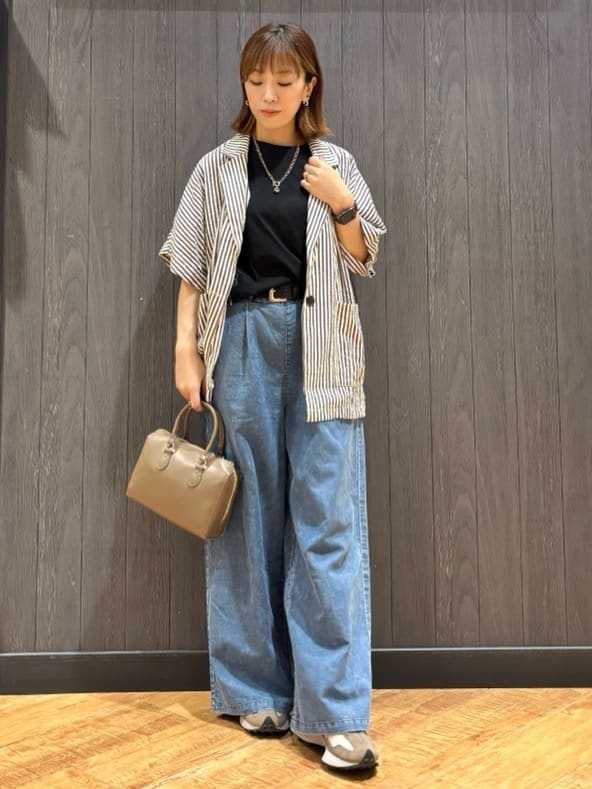 meiさんの「SHOO･LA･RUE｜【S-LL/汗ジミ軽減/ひんやり/UV】体型カバーに タック入りドルマントップス」を使ったコーディネート