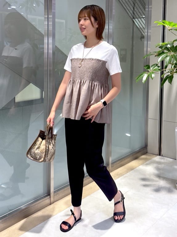 yukaさんの「UNTITLED｜【コットン100/洗える/Tシャツ】シャーリングドッキングペプラム」を使ったコーディネート