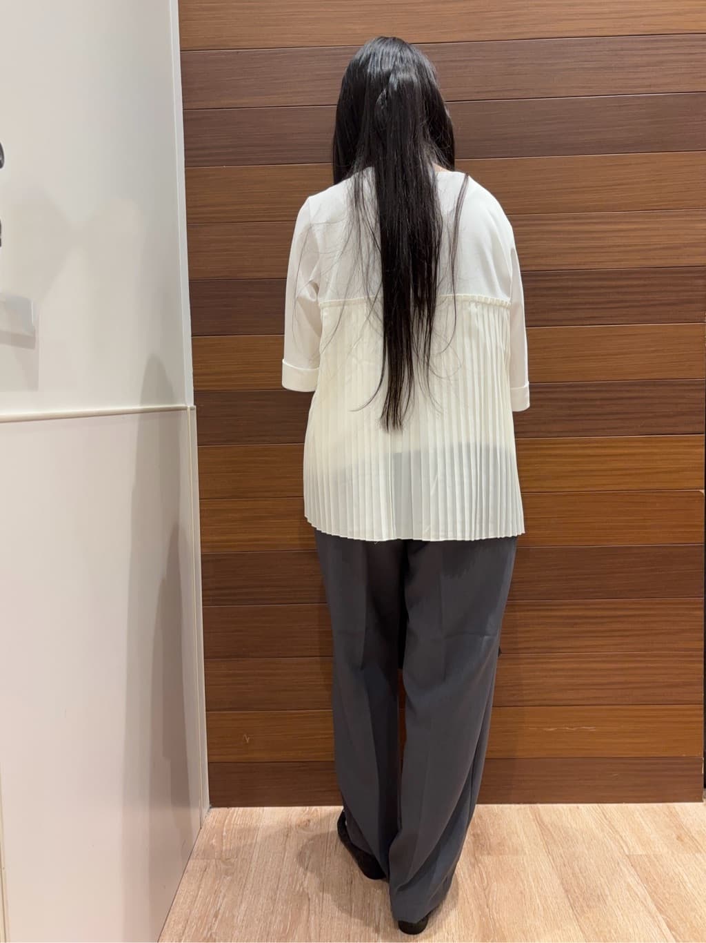 Juriさんの「OPAQUE.CLIP｜プリーツドッキングカットソー【洗濯機OK】」を使ったコーディネート