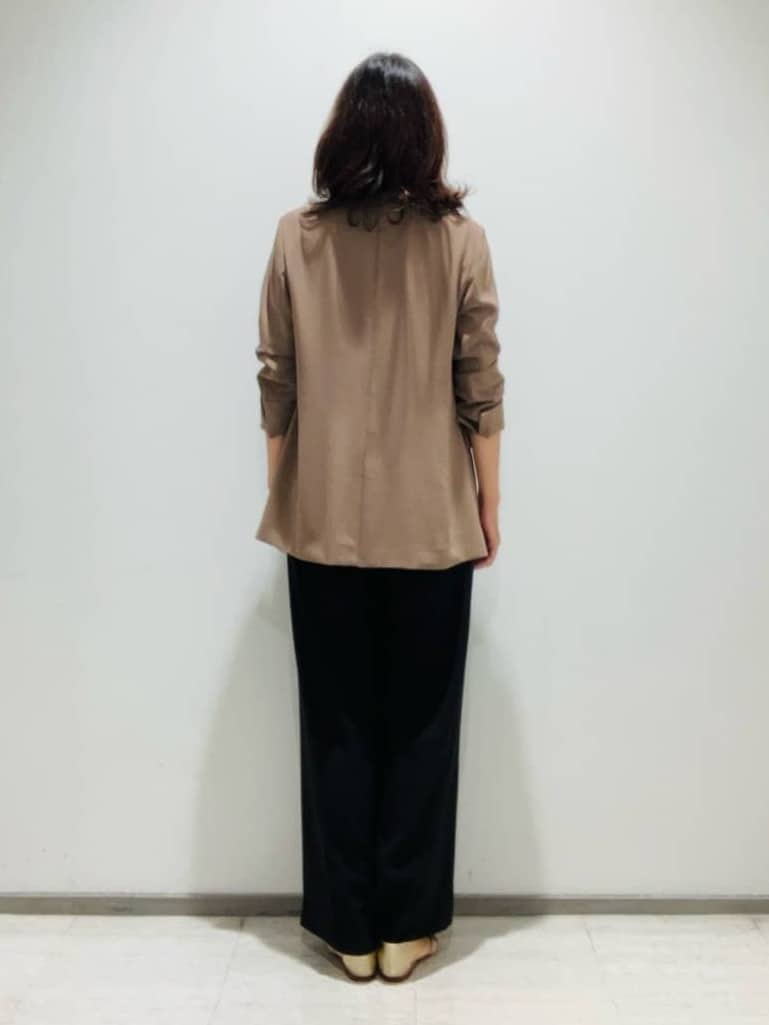 fujiさんの「INDIVI｜【軽く羽織れる！】ダブルジャケット」を使ったコーディネート