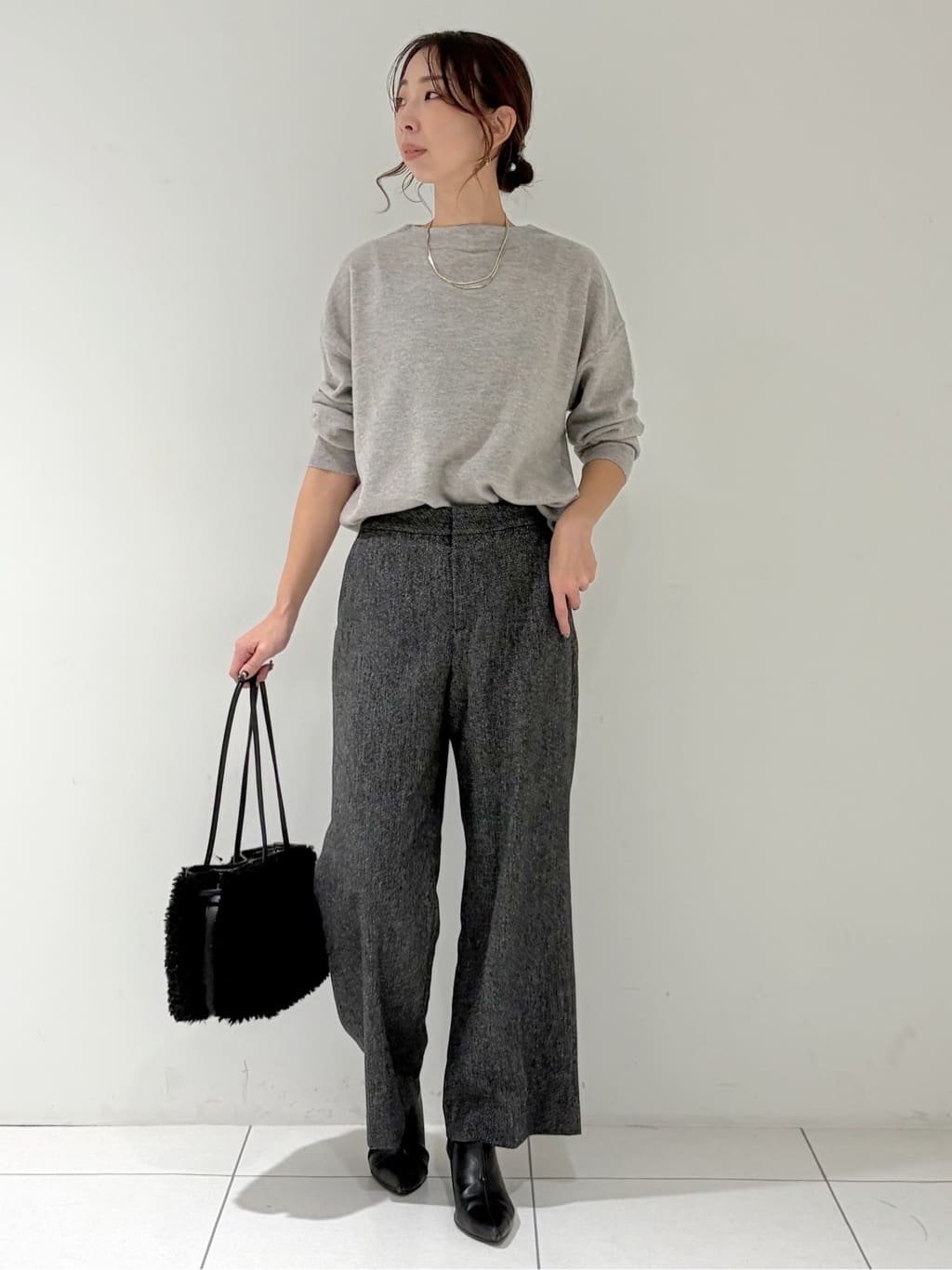 shioriさんの「INDIVI｜【洗える／カシミヤ混】ボトルネック ドルマンスリーブニット」を使ったコーディネート