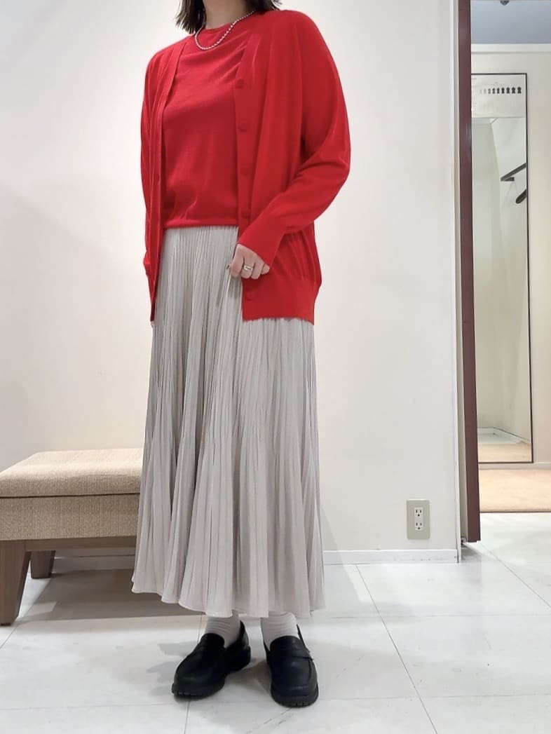 YUIさんの「UNTITLED｜【アンサンブル可/洗える/Vネック】ウールシルクカーディガン」を使ったコーディネート