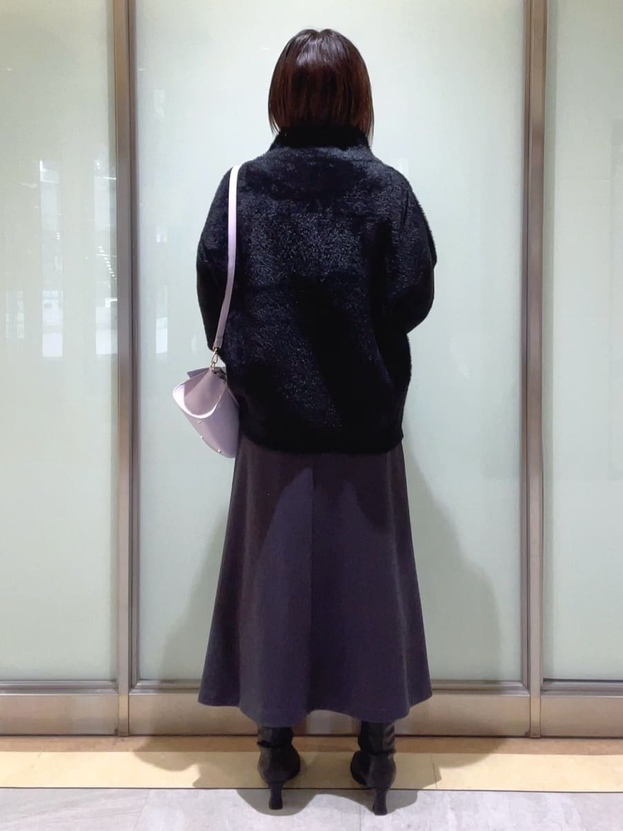 mayutaさんの「INDIVI｜スタンドネック シャギーモールニット」を使ったコーディネート