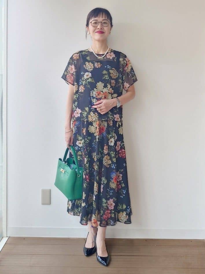 MUTSUKOさんの「UNTITLED｜【セットアップ可/花柄エレガント】アンティークフラワー柄ブラウス」を使ったコーディネート