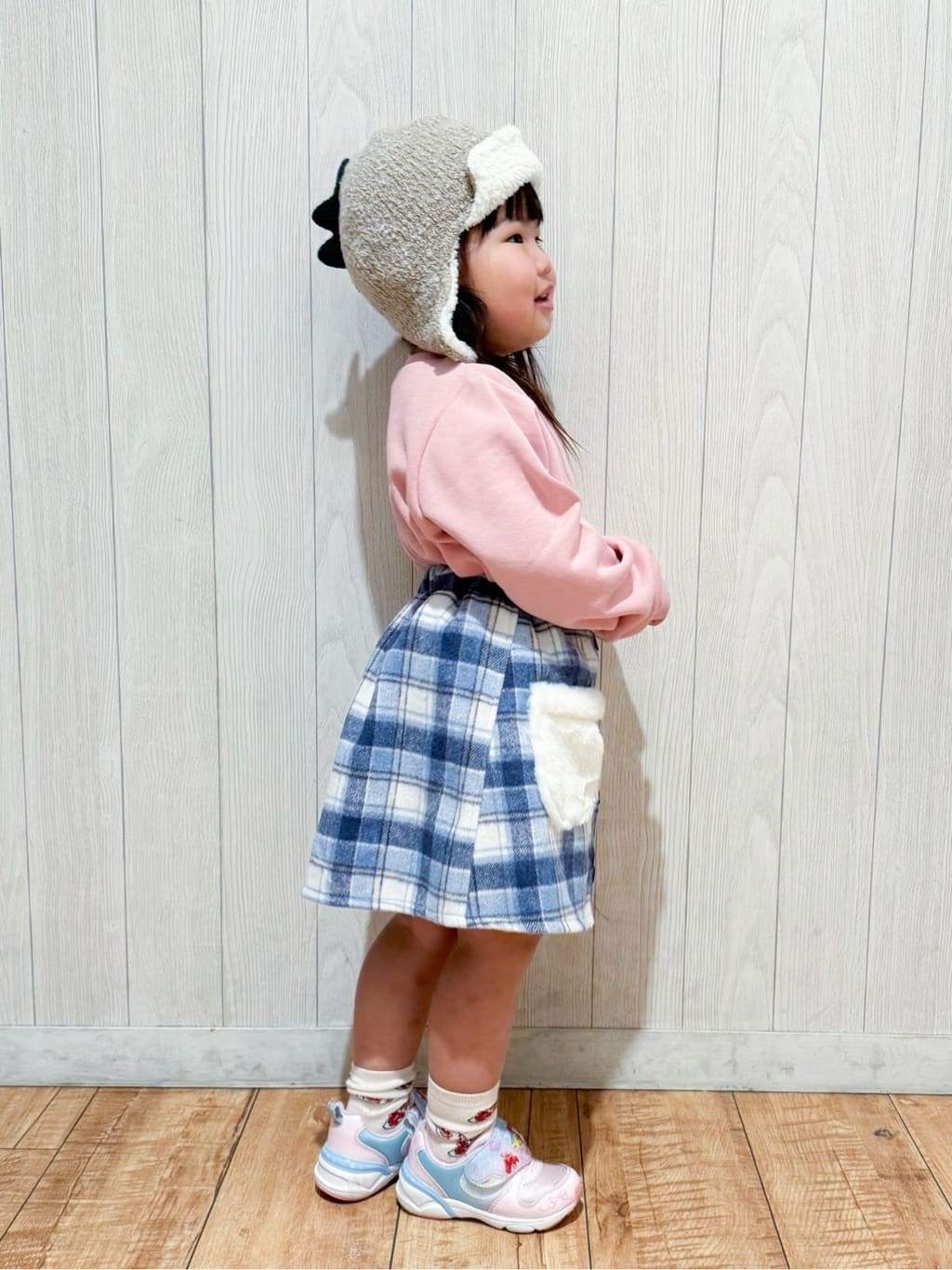 愛さんの「SHOO･LA･RUE｜【100-150cm/裏起毛】Aライン アソートスウェット」を使ったコーディネート