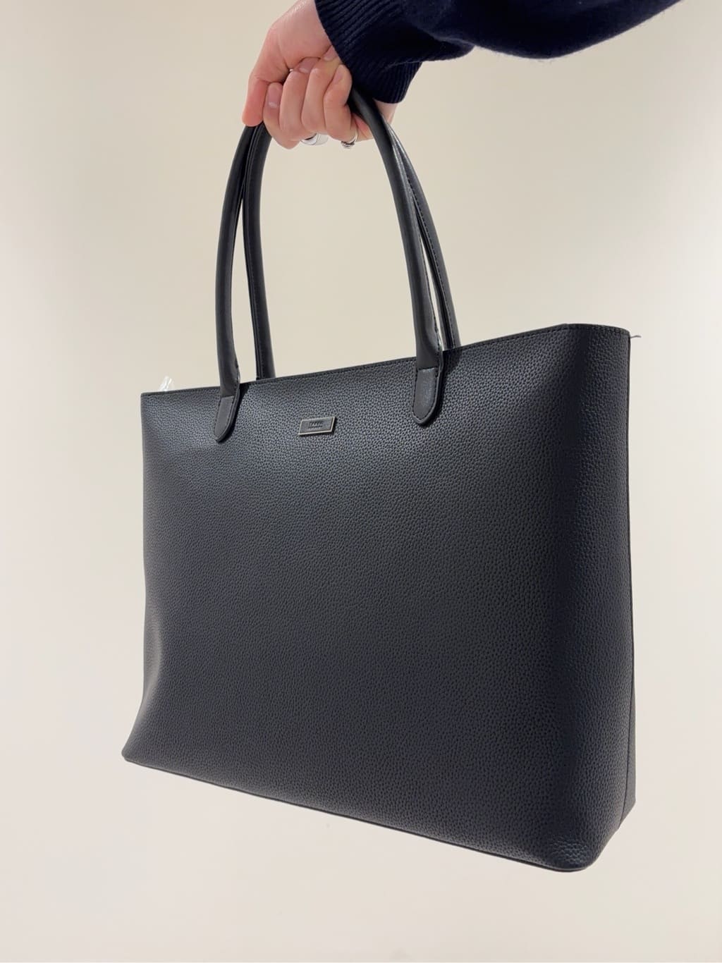 及川さんの「TAKEO KIKUCHI｜【Air Palette Knit】ワンポイント カラーニット プルオーバー」を使ったコーディネート