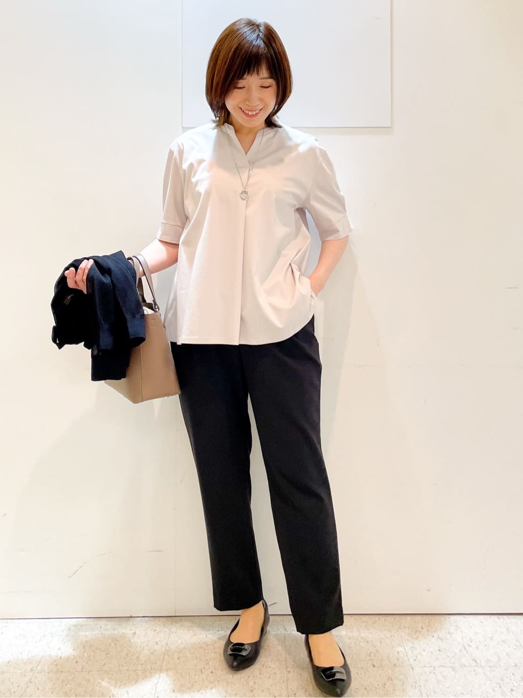 めいさんの「Reflect｜【すっきり見え！長め丈／マシンウォッシュ可】スキッパーネックジャージトップス」を使ったコーディネート