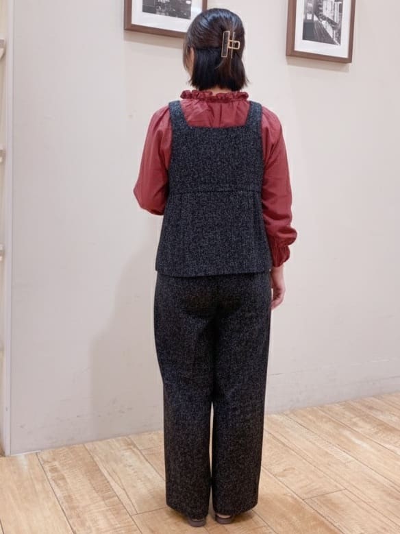 Riranさんの「SHOO･LA･RUE｜【S-LL/洗濯後しわになりにくい/吸水速乾/UV】大人フェミニンな装いに 襟フリルブラウス」を使ったコーディネート