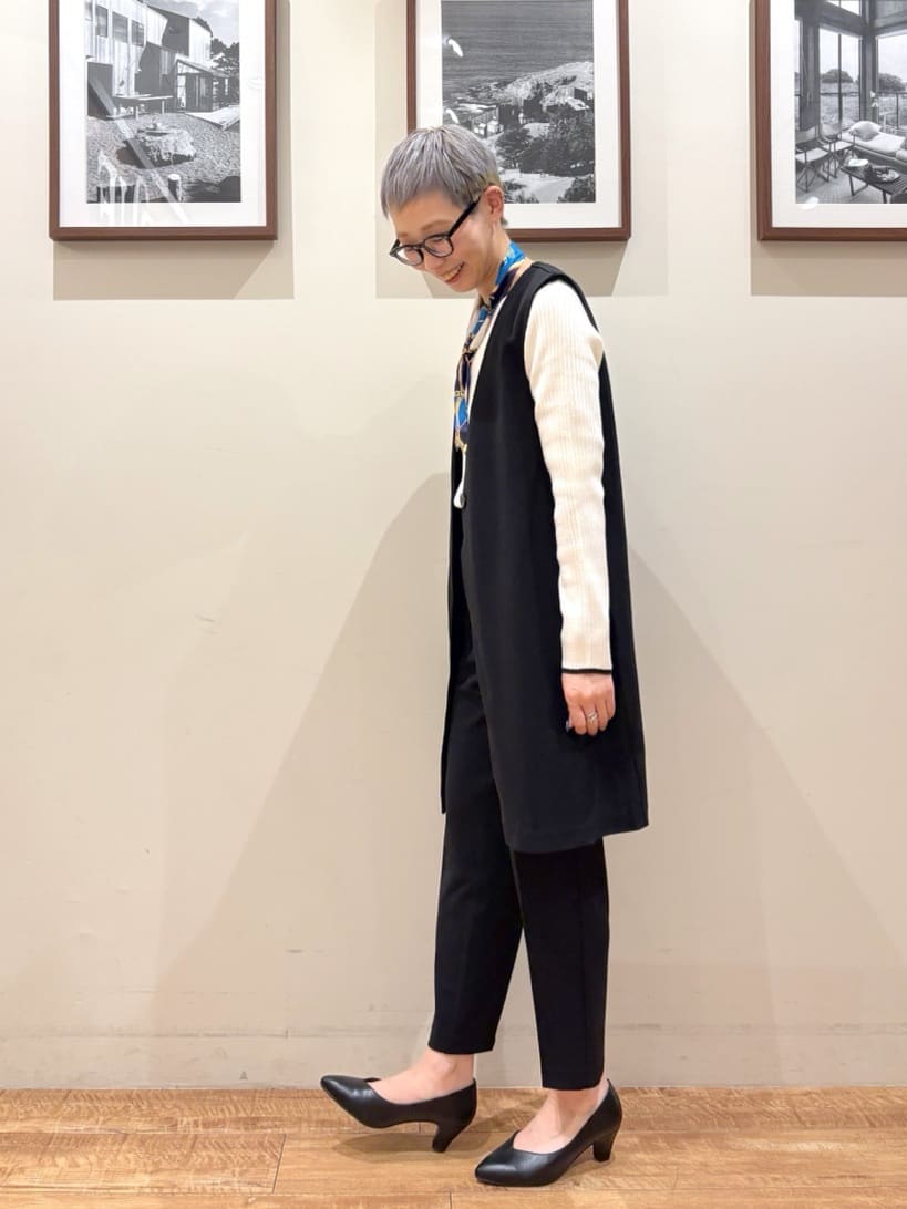 Ayumiさんの「SHOO･LA･RUE｜【洗濯機可/セットアップ可/S-3L】きちんと楽に。カットジョーゼット ロングジレ」を使ったコーディネート
