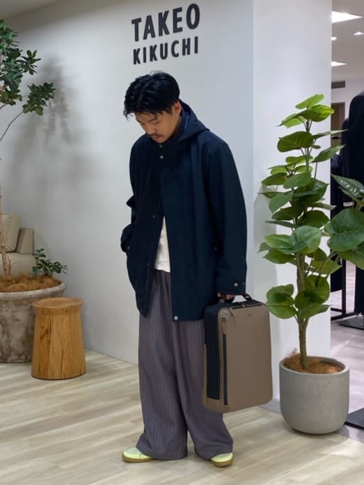 石井友也さんの「TAKEO KIKUCHI｜【3WAY】ドビー ダウンライナー付ブルゾン」を使ったコーディネート
