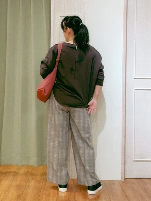ke-yさんの「SHOO･LA･RUE｜【洗濯機可/S-LL】すっきり上品きれい見え タックワイドパンツ」を使ったコーディネート
