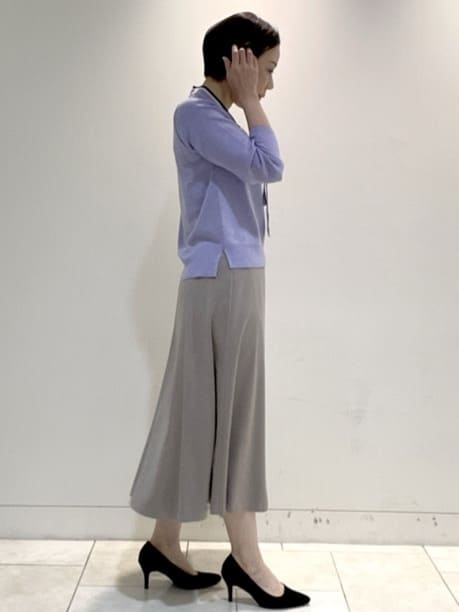フミさんの「Reflect｜【通勤】スエードライクフレアスカート」を使ったコーディネート