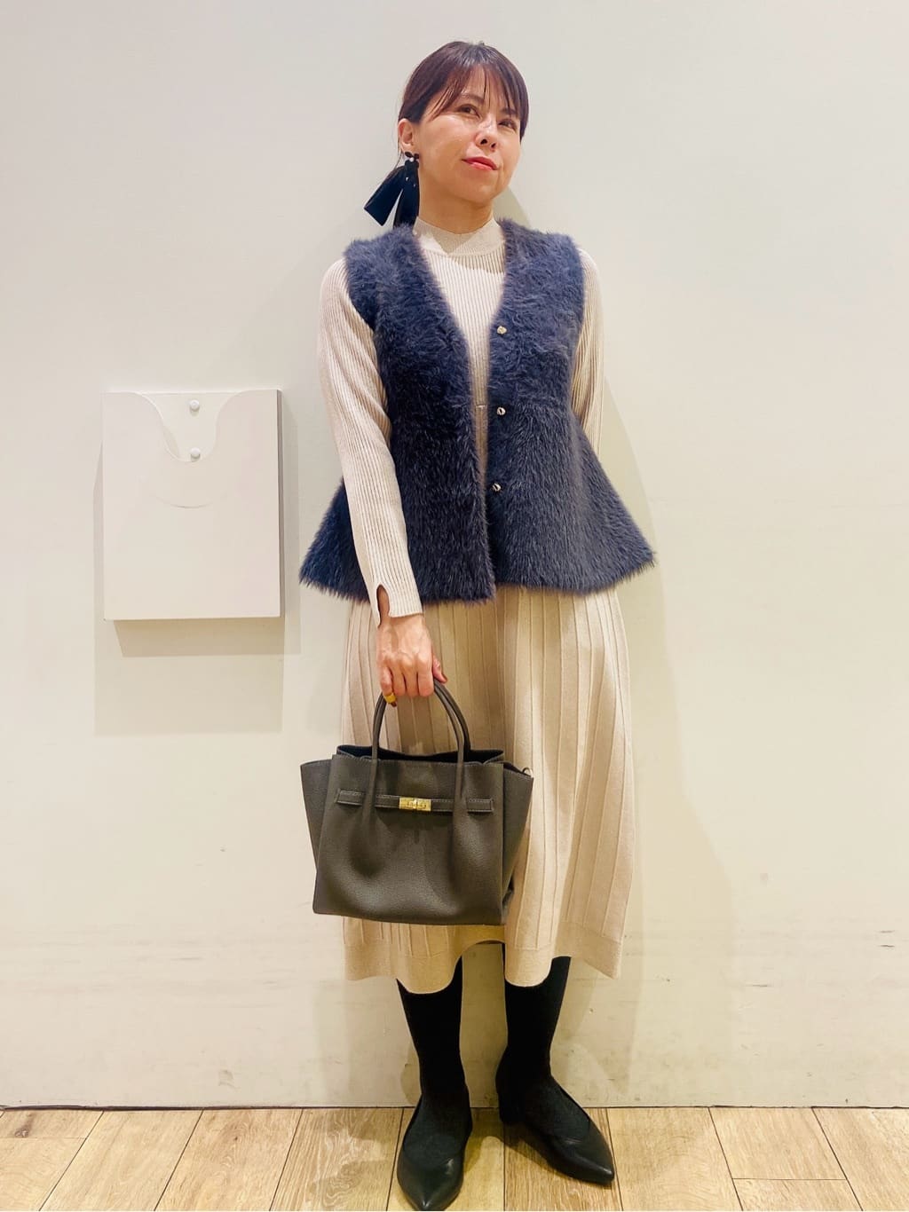 YUKOさんの「index｜ラメフェザープルオーバーセット ニットワンピース【洗濯機OK】《XS～LL》」を使ったコーディネート