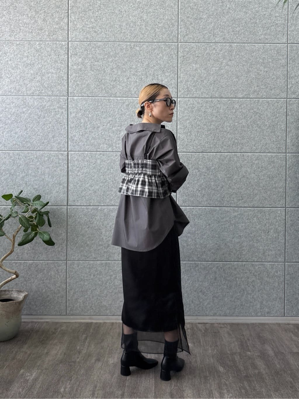 kotakiさんの「INDIVI｜オンブレチェックビスチェ」を使ったコーディネート