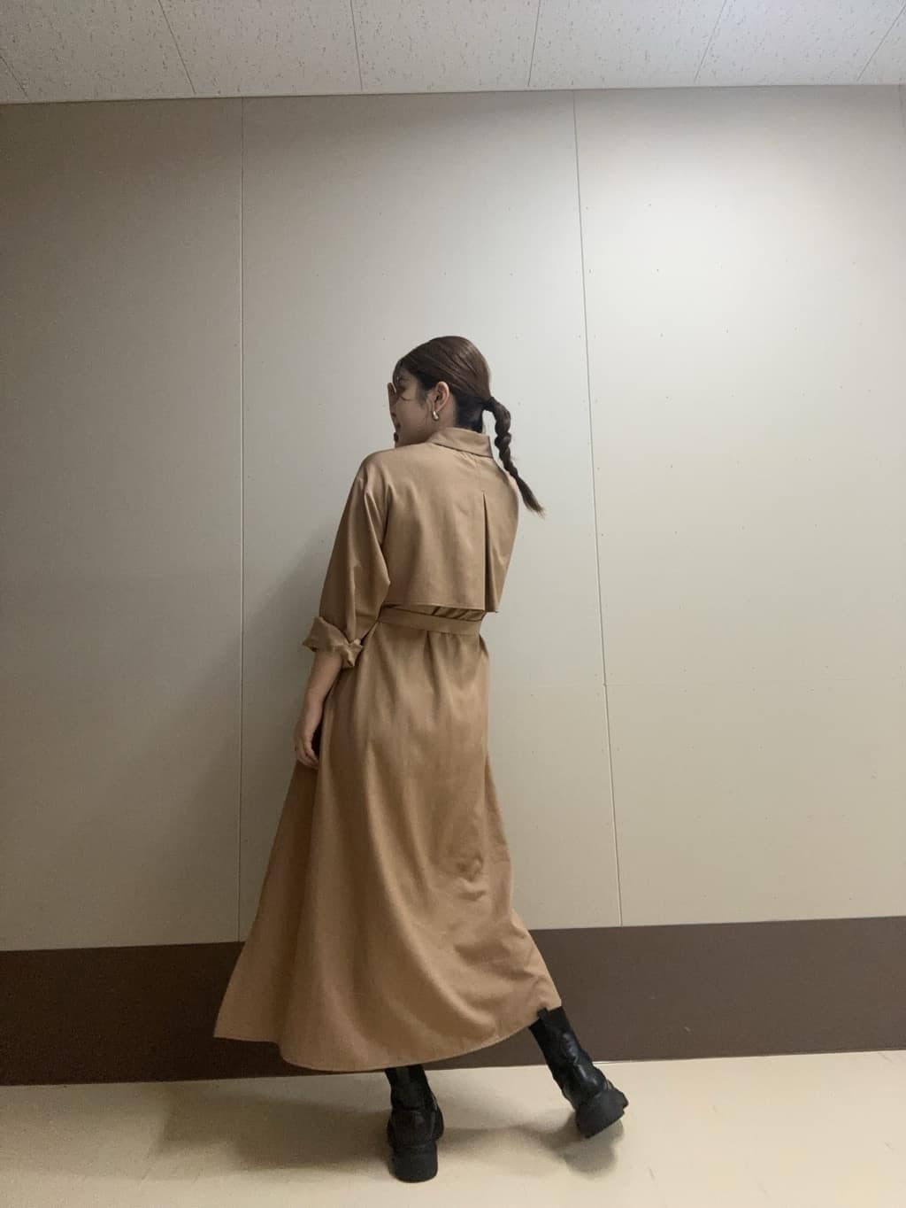 Atsumiさんの「UNTITLED｜【前開きボタン/ベルト付/羽織シャツ/】2WAYトレンチ風ワンピース」を使ったコーディネート