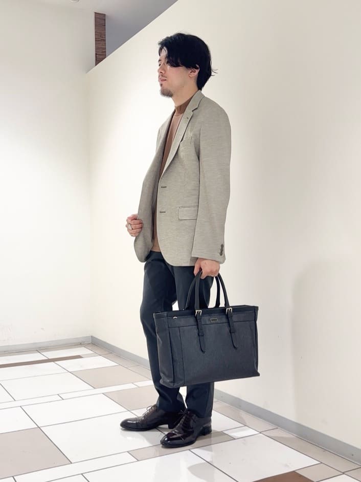 及川さんの「TAKEO KIKUCHI｜【COOL CITY WEAR】モックネック プルオーバー /接触冷感」を使ったコーディネート