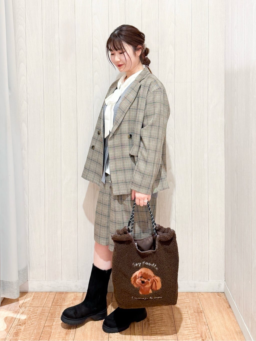 愛さんの「SHOO･LA･RUE｜【洗濯機可/S-LL】リボンブラウス」を使ったコーディネート
