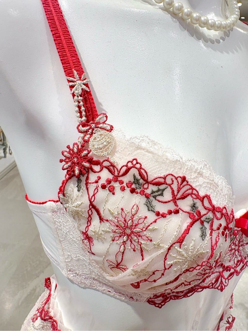 Hisaeさんの「Risa Magli｜【ルビー】 ブラジャー （B-C） ＜Side Shape（サイドシェイプ）＞」を使ったコーディネート