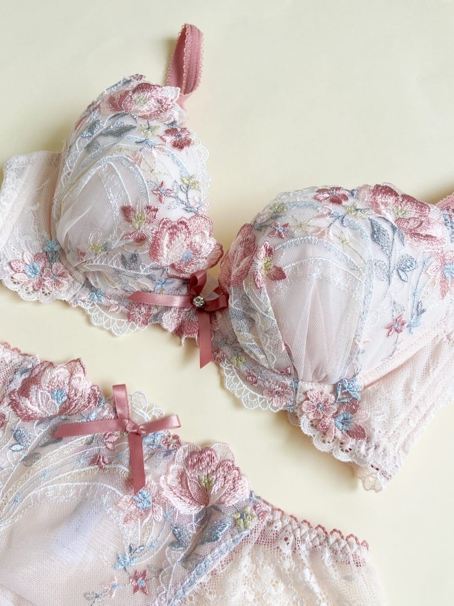 Umeさんの「Risa Magli｜サリー ブラジャー （G-H） ＜V Make Type＞」を使ったコーディネート