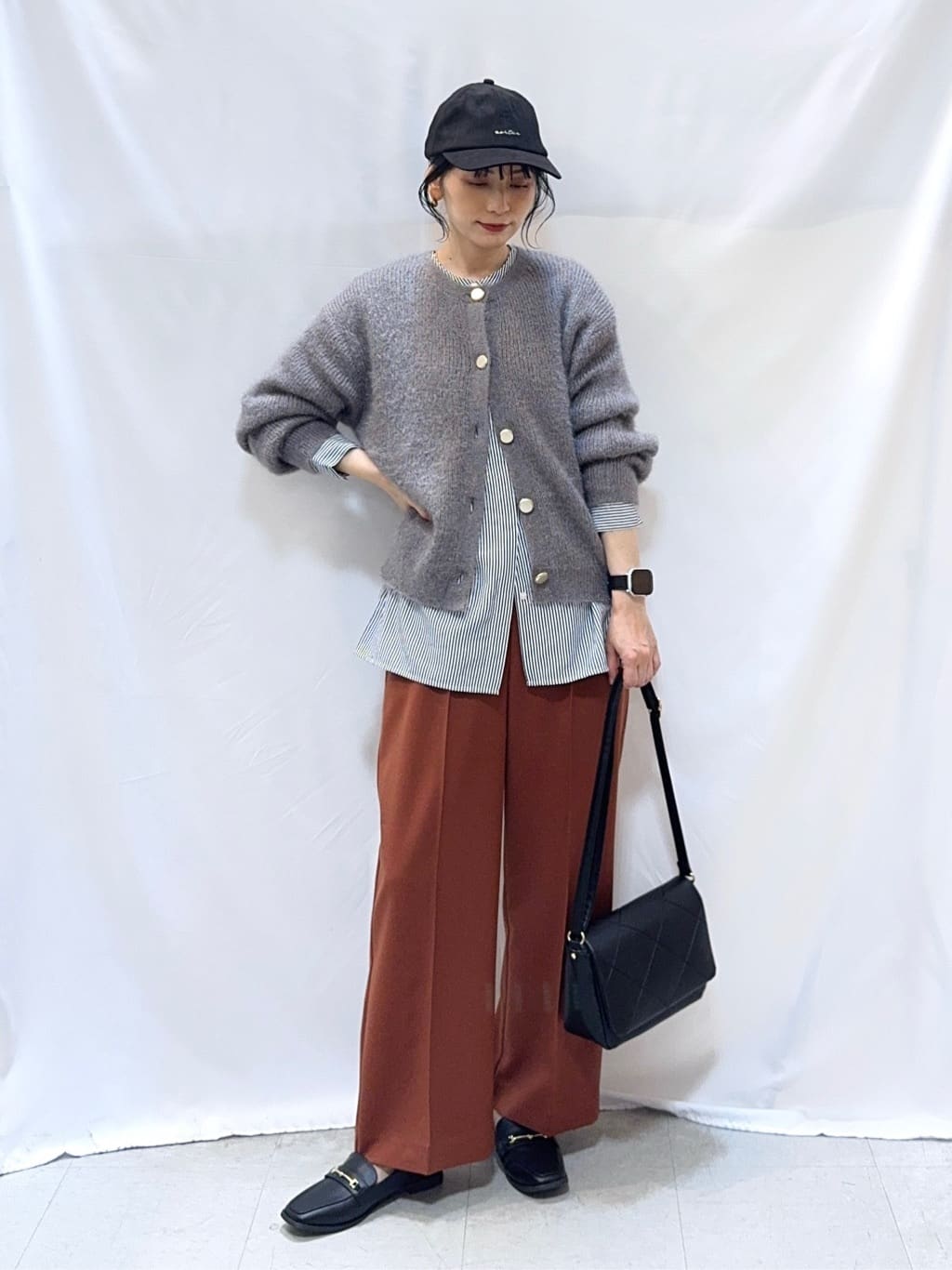 𝐇𝐢𝐫𝐨𝐦𝐢さんの「SHOO･LA･RUE｜【洗濯機可/S-LL/高レビュー】上品シルエットで美しい イージーワイドパンツ」を使ったコーディネート