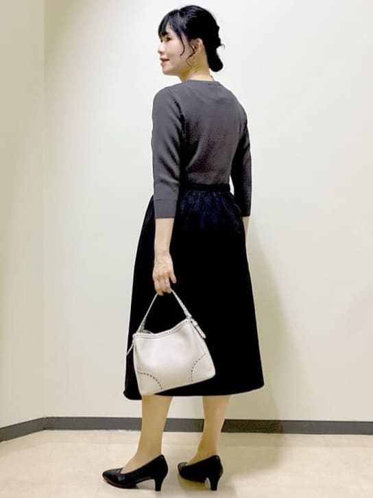  beni_gingerさんの「Reflect｜【軽い羽織に◎／セットアップ可】パール調ボタン付きカーディガン」を使ったコーディネート