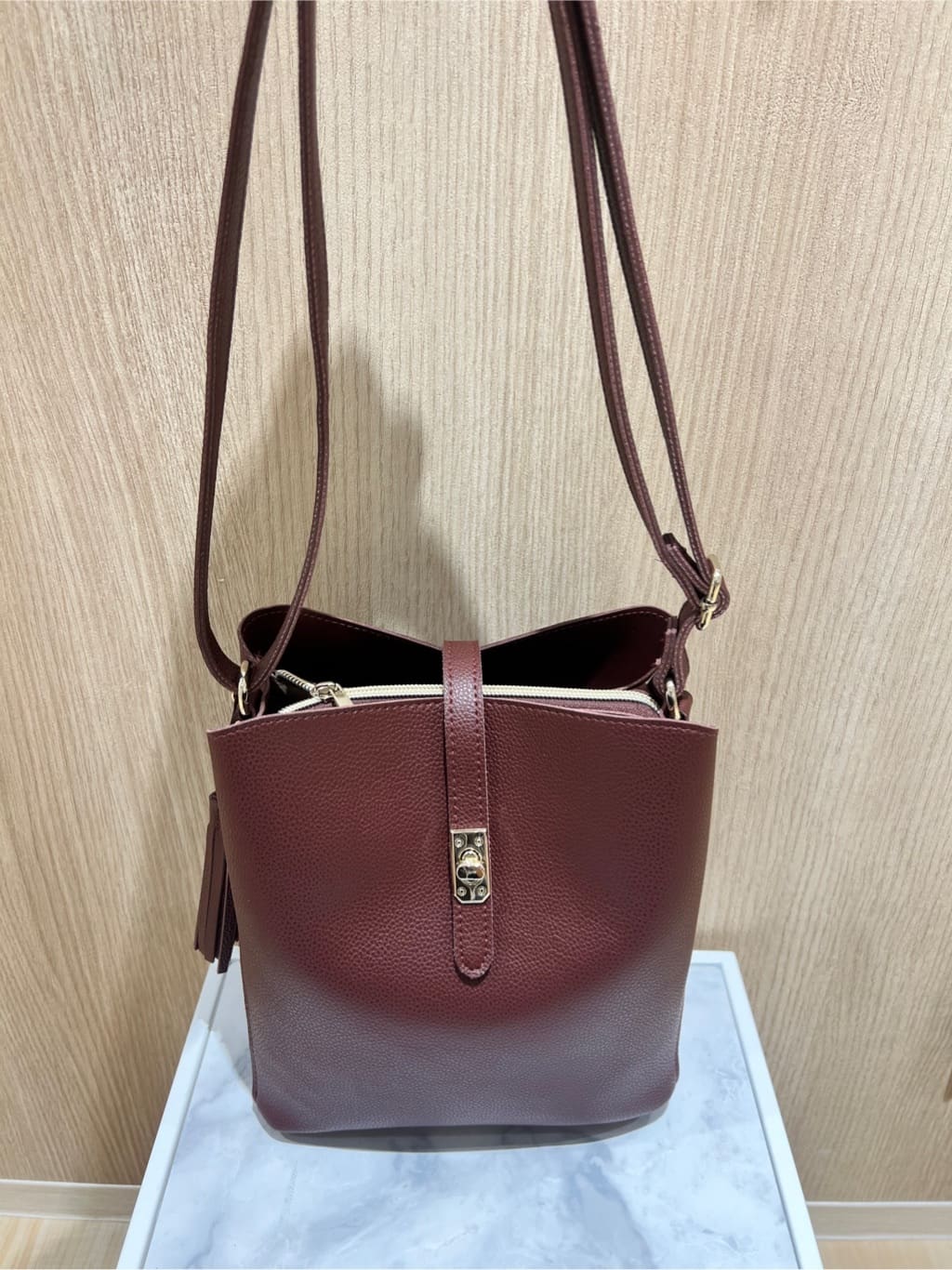 ARISAさんの「grove｜ニットベスト&times;シャツセット」を使ったコーディネート