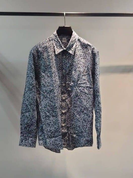 あまえびさんの「TAKEO KIKUCHI｜ストライプ小花 長袖シャツ」を使ったコーディネート