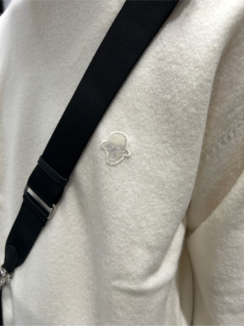 ruiさんの「TAKEO KIKUCHI｜【Air Palette Knit】ワンポイント カラーニット プルオーバー」を使ったコーディネート