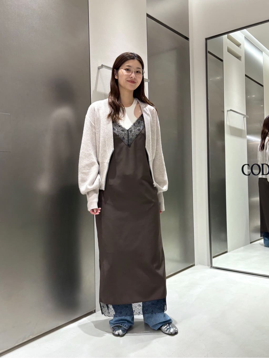 iwamiさんの「CODE A｜zip form cardigan」を使ったコーディネート