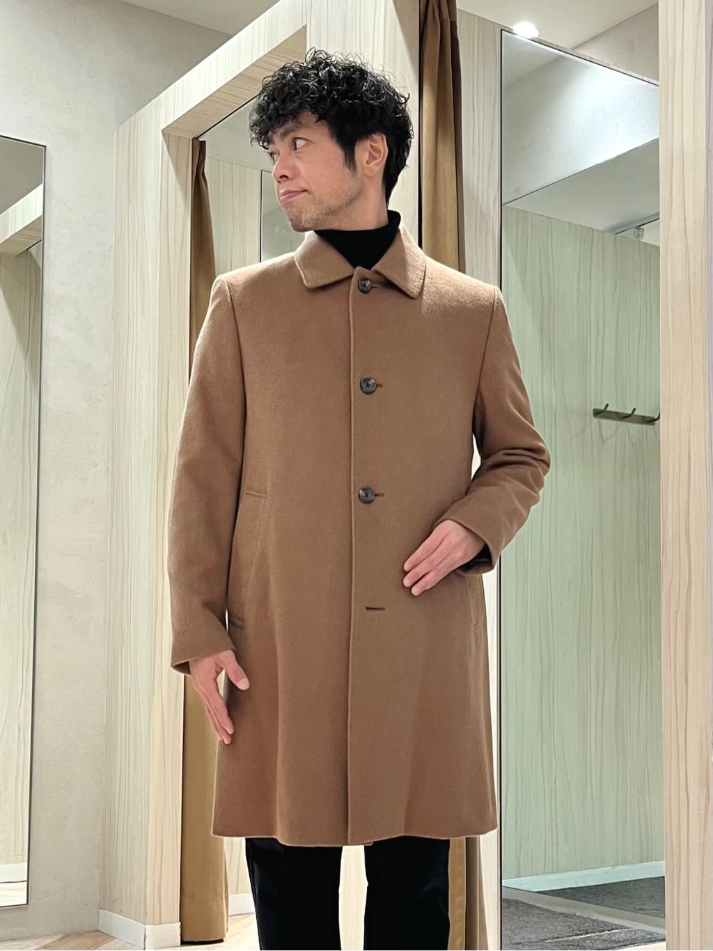 URAさんの「TAKEO KIKUCHI｜カシミヤブレンド ビーバー調ステンカラーコート」を使ったコーディネート