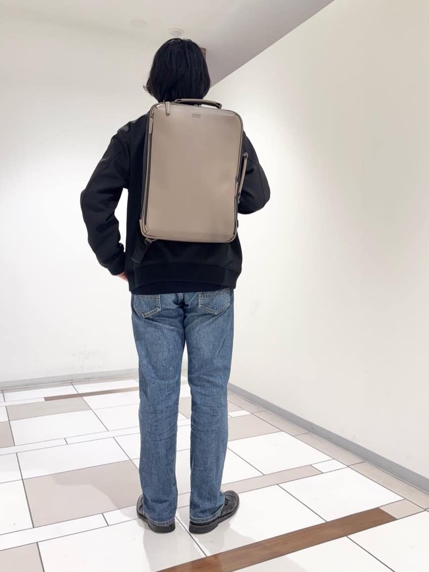 及川さんの「TAKEO KIKUCHI｜【JUST ONE LAYER】ダウンファブリック ジップアップ リブ ブルゾン」を使ったコーディネート