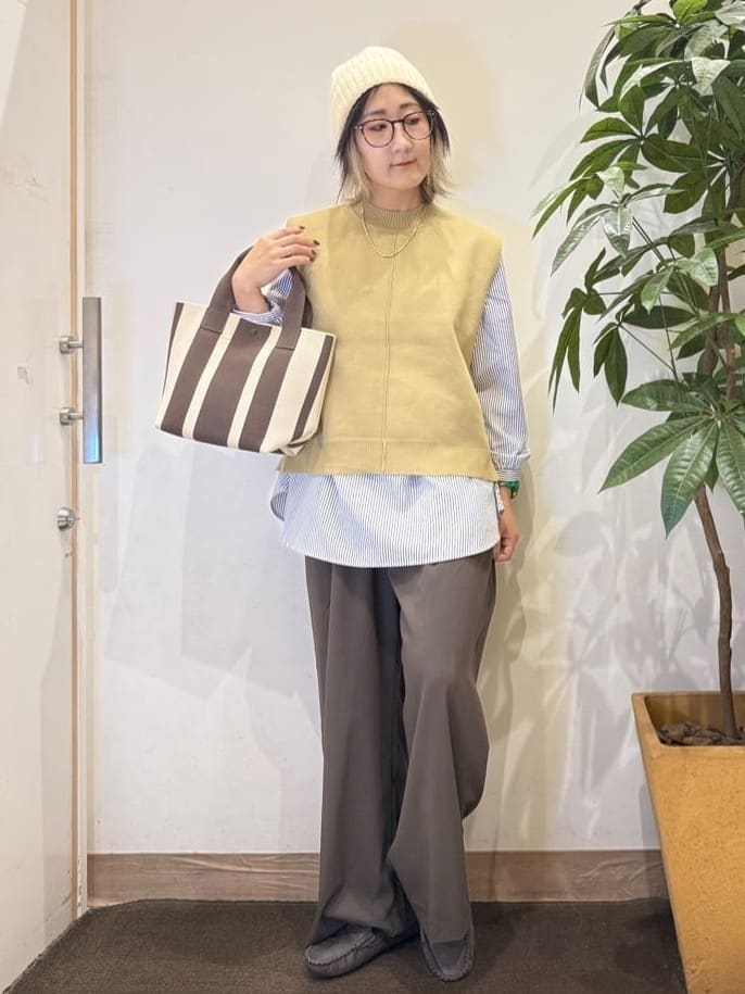 misakiさんの「SHOO･LA･RUE｜【S-LL/2点セット】着回し自在 ニットベスト＋フレアブラウス」を使ったコーディネート