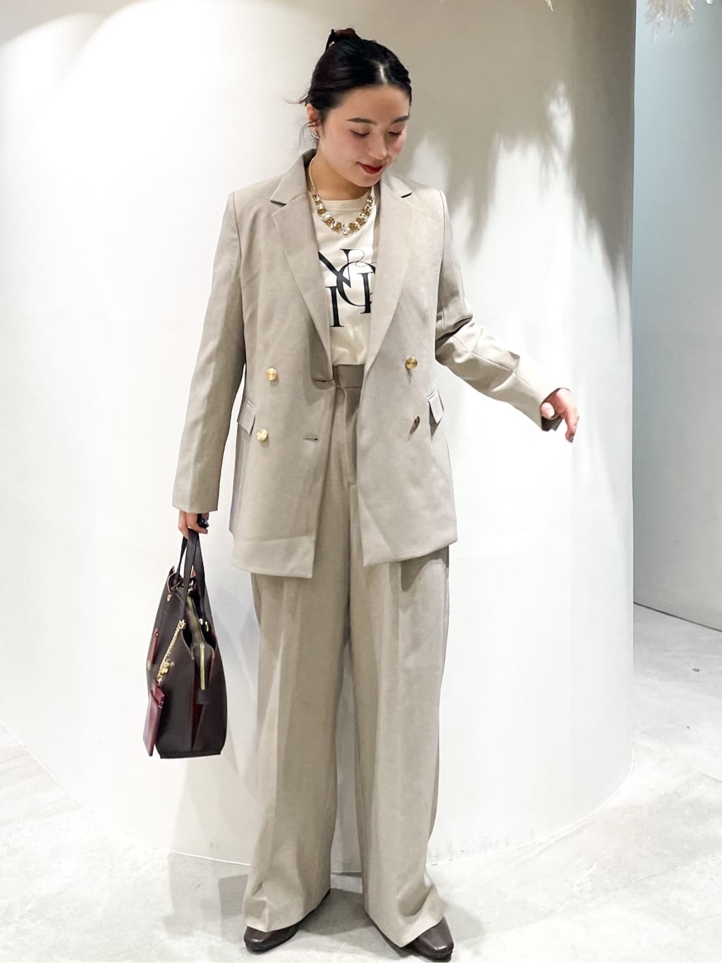 かりんさんの「OPAQUE.CLIP｜ロングロゴTシャツ【洗濯機OK】」を使ったコーディネート
