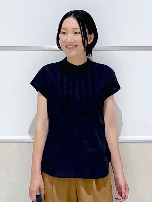 eriko さんの「Dessin｜【洗える】スタンドカラーフリルブラウス」を使ったコーディネート