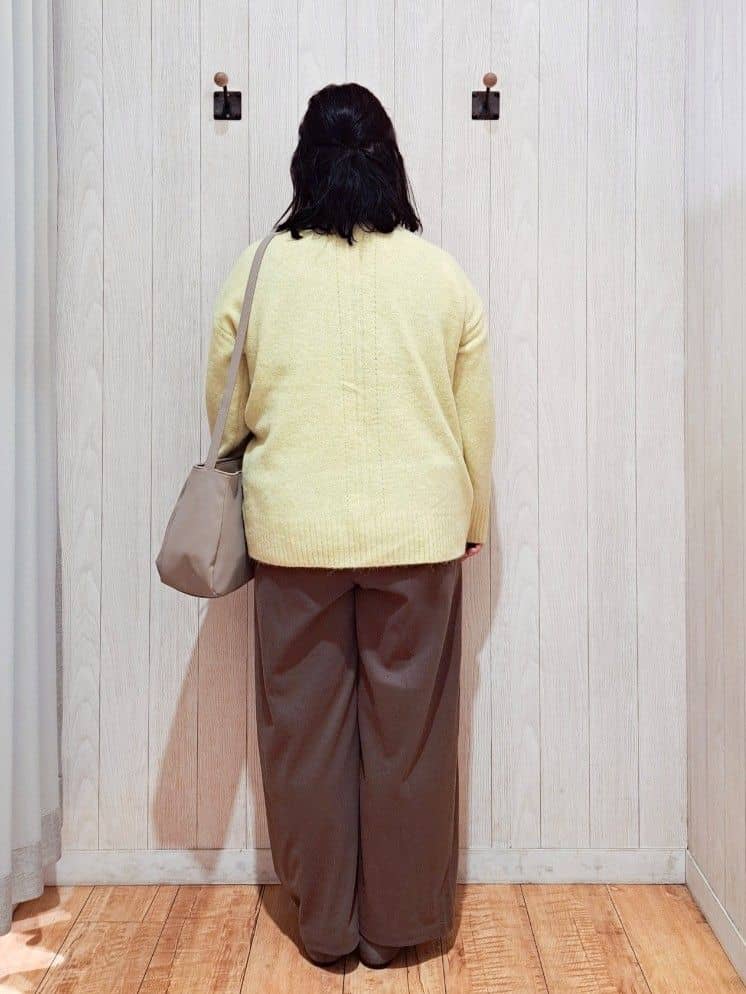 kotomiさんの「SHOO･LA･RUE｜【洗濯機可/S-LL】インせず着られる ふわふわハイネックニット」を使ったコーディネート