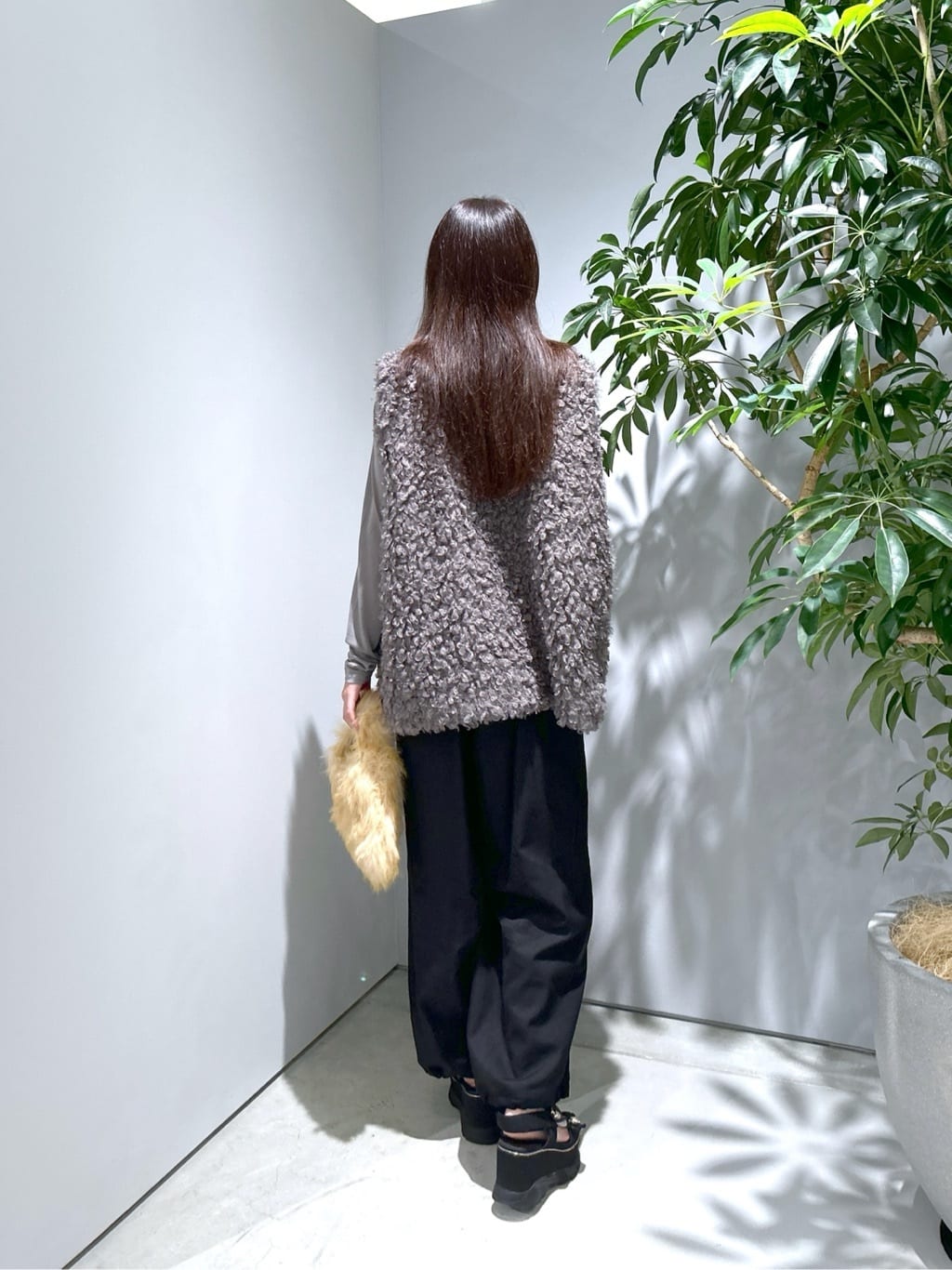 Renoさんの「INDIVI｜シグネチャーシアーロンT」を使ったコーディネート