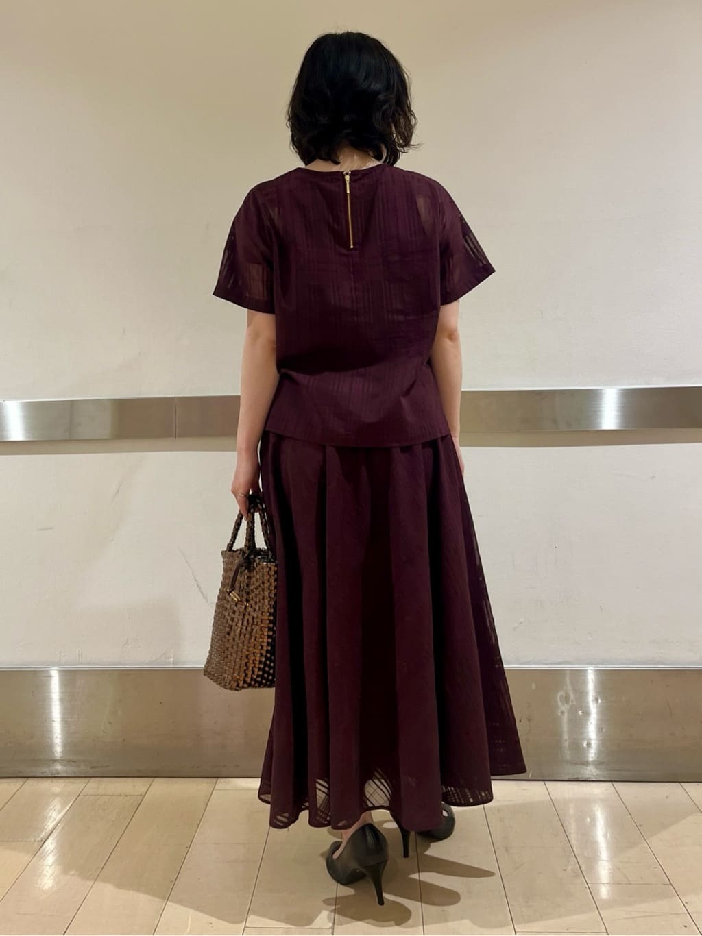 ちりんさんの「UNTITLED｜【セットアップ可/後ろウエストゴム】シアーチェックスカート」を使ったコーディネート