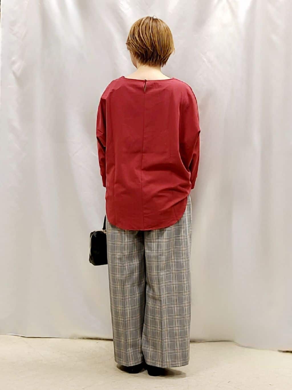 Chiiさんの「SHOO･LA･RUE｜【高レビュー/洗濯後しわになりにくい】1枚でサマ見え 8分袖ドルマンブラウス」を使ったコーディネート