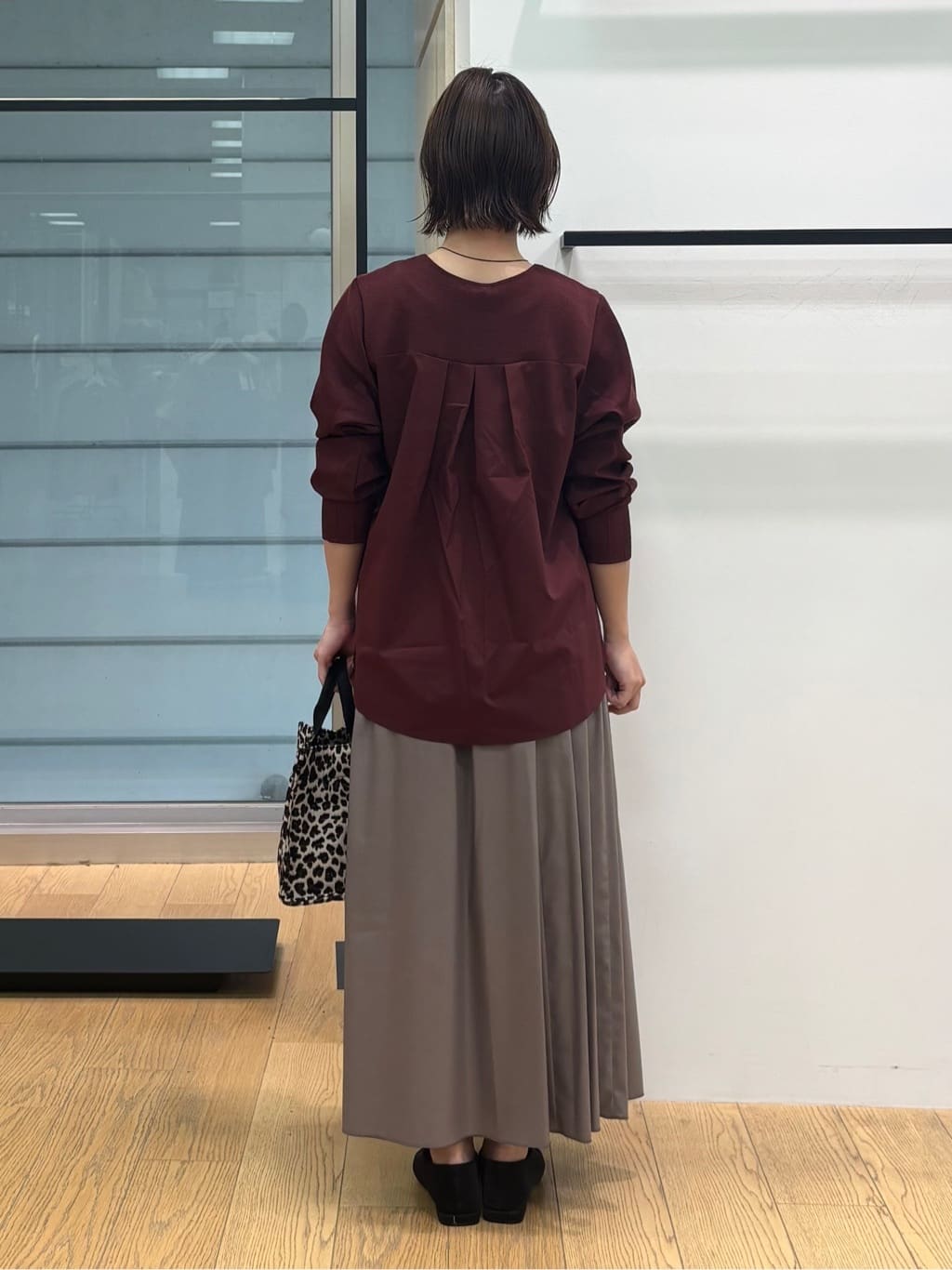 asamiさんの「INDIVI｜【洗える／選べる8色】トーンアップニット」を使ったコーディネート