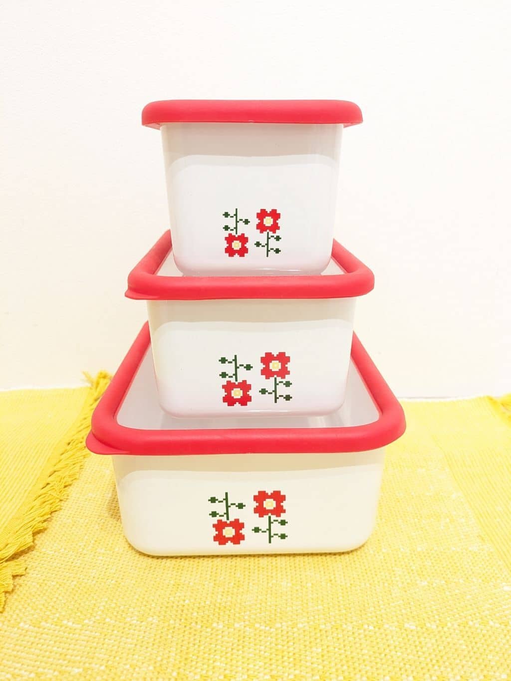 ミズさんの「212 KITCHEN STORE｜ミーサ深型角容器Ｓ RD ＜富士ホーロー ＞」を使ったコーディネート