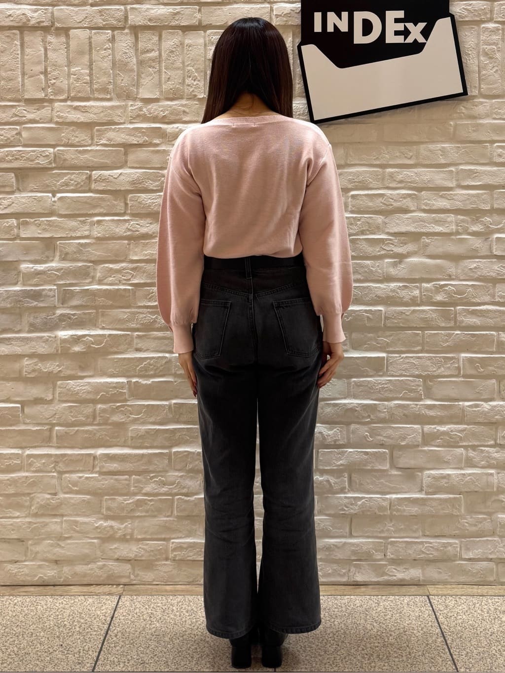 mihaさんの「index｜ラメガーター編みボートネックニット【洗濯機OK】《8col／XS～LL》」を使ったコーディネート