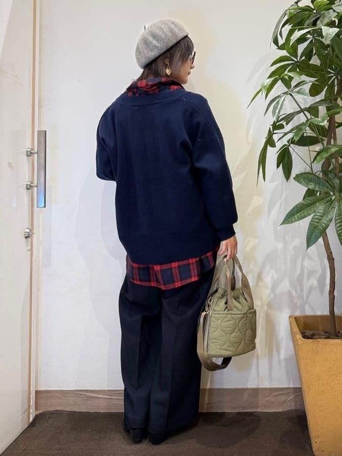 misakiさんの「SHOO･LA･RUE｜【洗える/毛玉レス】表面がきれいなVネックカーディガン」を使ったコーディネート