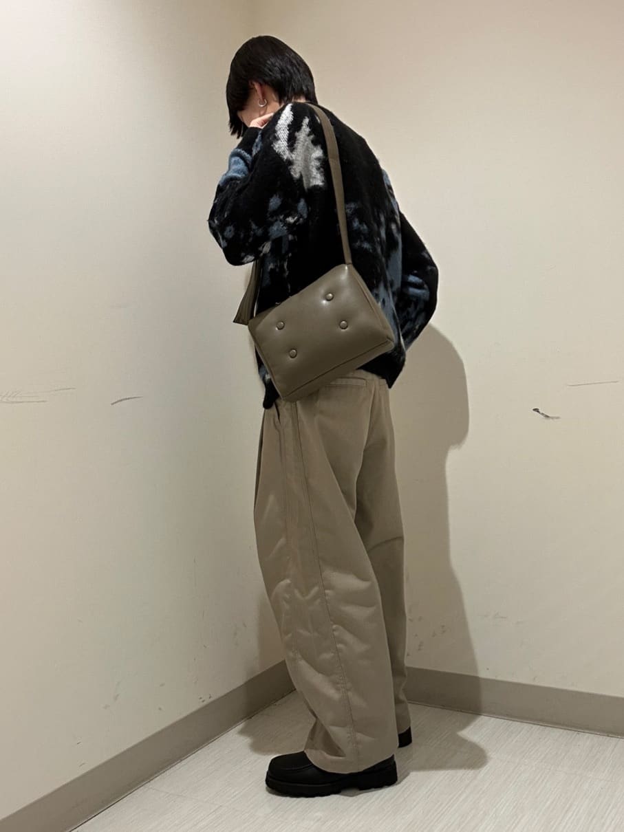 江藤瑞紀さんの「tk.TAKEO KIKUCHI｜バギーチノパンツ」を使ったコーディネート